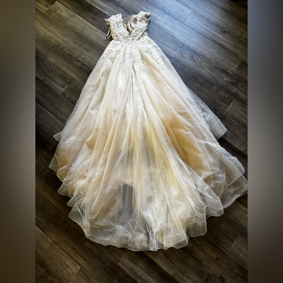 Luce Sposa Ofelia Wedding Dress - Picture 3 of 10